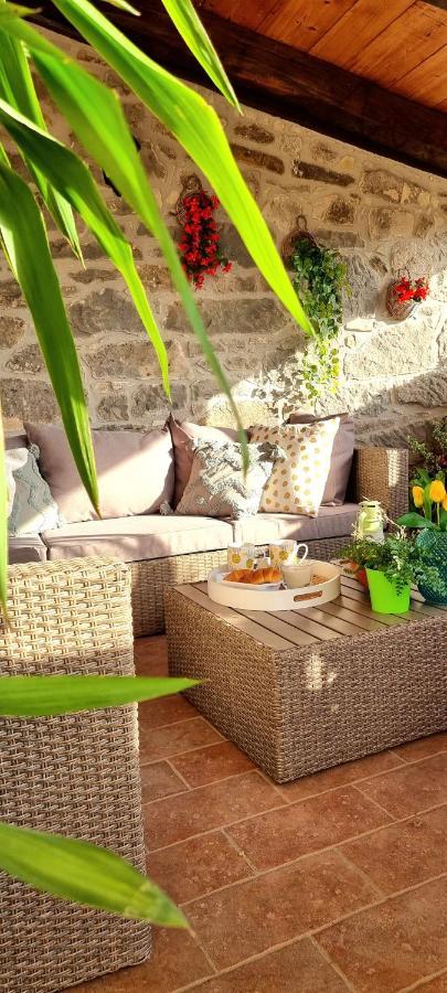 Apartment In The Smallest Town In The World Hum ภายนอก รูปภาพ