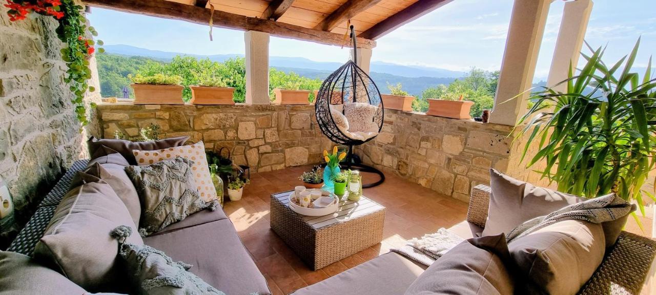 Apartment In The Smallest Town In The World Hum ภายนอก รูปภาพ