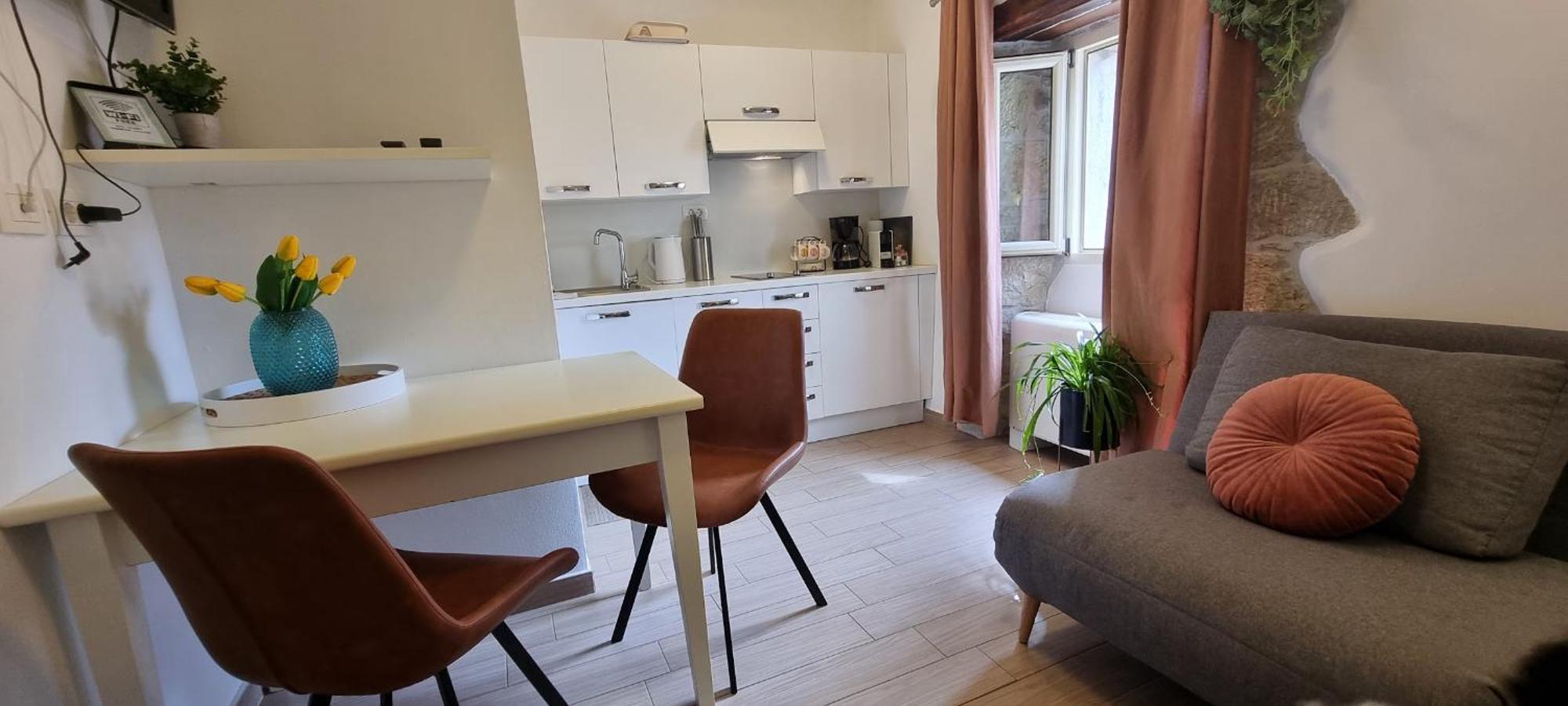 Apartment In The Smallest Town In The World Hum ภายนอก รูปภาพ